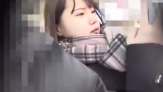 今風JKが電車内で生中出しされ、涙目になる