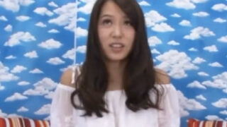 巨乳JDをナンパし、拝み倒して本番で成功。