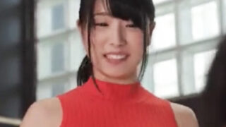 教壇で放尿し、生徒に脅されレイプされる女教師