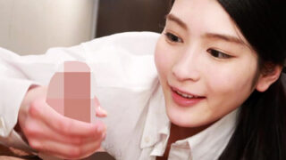 雨で帰宅できず、憧れの女上司と会社で夜通し汗だくの関係を持つ。