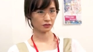 息子の同級生に脅され、巨乳妻が性奴隷・中出し便器に堕ちる