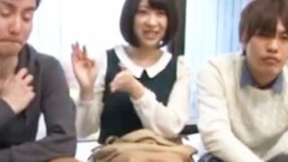 美少女JDが初対面の彼氏の筆おろしで種付けされる様子。