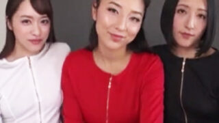 ドスケベ姉様軍団が艶やかな舌で全身リップし、M男の精液を根こそぎ搾る。
