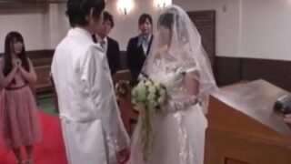 結婚式で突如タイムストップが起き、花嫁とコーディネーターが強制的に…