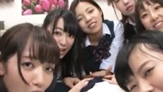 娘の友達に家が乗っ取られ、思春期JK軍団に痴女られハーレム乱交される。
