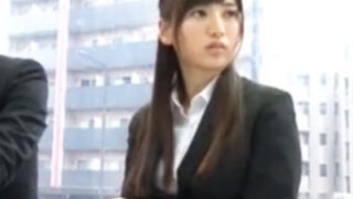 中出し報酬付き高額賞金を賭けたIT企業の既婚上司と美少女部下の性行為