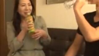 久々のSEXで熟女妻が女らしさを取り戻す姿を盗撮