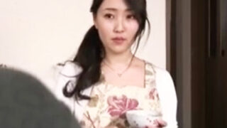 義父に魅了された息子の妻が、夫に隠れて子作りに没頭。