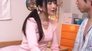 姉がムラムラさせて無理やり弟の筆おろしを迫る