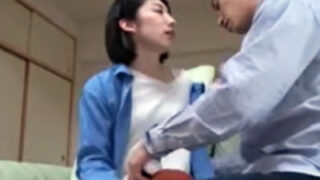 美人妻が不倫相手と濃密な接吻性交