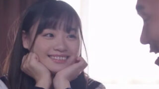 童顔JKが年上のチンポにドハマり、快感に溺れる
