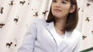 終電逃して上司宅に泊まり、すっぴんがドキドキでエッチ。