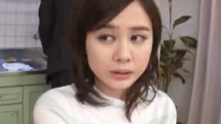 美人義母が近親相姦で中出しされる