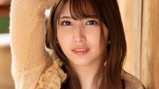 芸能人の七ツ森りりがAVデビュー作を発表し、業界で話題となった。