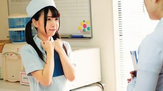 4年目のナースの視線に隠れたロリっ子が、患者のチンポを貪欲に食い荒らす。