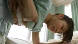 妹が兄の勃起に気づき、脱いで挿入を要求し中出しする禁断の物語。
