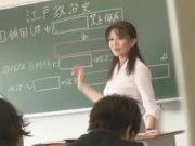 噂の人妻教師が盗撮で発覚し大ピンチ