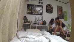 熟女妻が若い男の誘いに応じ、夫を思い出しながら中出しを受け入れる。