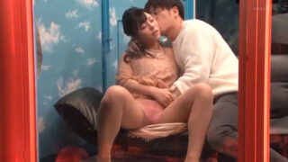 酔った女子大生がヤリマンとして公開セックスを誘う