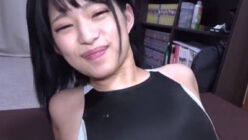 着衣のままの競泳水着美少女とのセックス