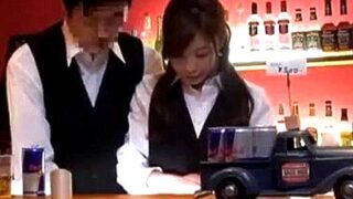 セクハラバー店長