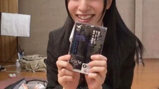 SOD女子社員Tub〇rがエロ玩具レビュー中にAVデビュー