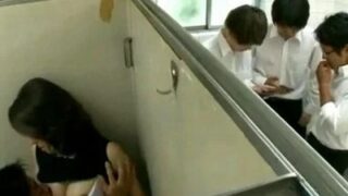 美人教師が男子生徒の言いなりにハメ倒す　―トイレや職員室でも？