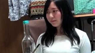 リアル彼女寝取らせ映像　―タヌキ寝入りで気づかないフリする鬼畜彼氏