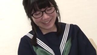 眼鏡JKをガチ調教し、豊満ケツにパンパン叩き、赤面させてハメ撮り。