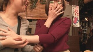 酔うと誰のチンポでもしゃぶりたくなる変態妻が、泥酔で大乱交に発展
