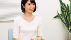 現役教師を騙し、脅迫ルームで極悪なレイプが開始される。首絞めで白目になることもやめられない残虐行為が始まる。