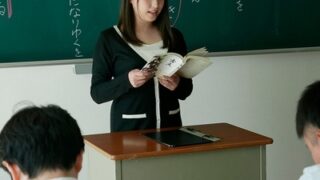 結婚式直前の女教師が生徒に寝取られ、猿のような性欲で腰が砕れるほど激しく突かれ、完全に堕ちる。