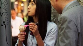 JK散歩で小銭を稼ぐ美少女