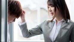 巨乳教師を覗くがバレ、チンポを見せつけられる瞬間