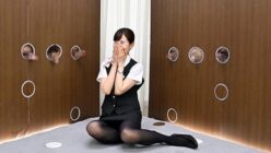 美脚CAが企画に参戦し、壁から生えたチンポを抜く結果