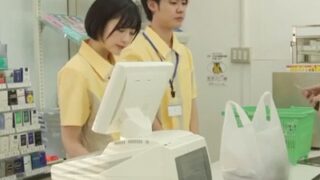 仕事ができないが、コンビニ店員妻とラブホで関係を持つ