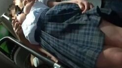 黒髪巨乳JKが痴漢にトロマン化され、連れ込みパコ。