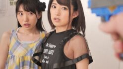 洗脳光線で無知なウブロリ娘をビッチに変える『オチンポほしぃいいっ』