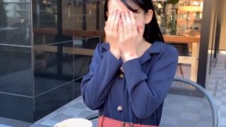 成熟的黒髪素人が、清楚な姿とは裏腹にエロいランジェリーで本気のセックスを行う痴女。