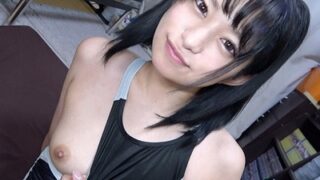 スレンダー貧乳の女子が競泳水着を着て、恥ずかしがりながらぶっかけ生撮影に参加