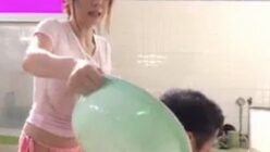 看板娘が背中を流すソープサービス