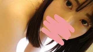 秘密のオフパコ撮影に関わる地下アイドルの美少女