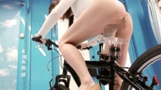 電マサドルで潮が止まらないドスケベ人妻