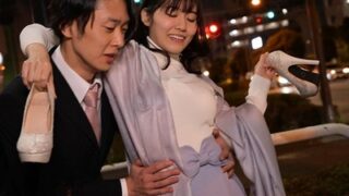 同窓会の昔の憧れが人妻に変わり、家まで送る偽装の話
