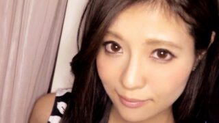 36歳の女性経営者がフェロモン溢れる美女を顔射で描写したシーン