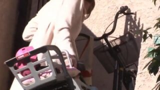 特定された人妻がプロレイパーに狙われ、イラマレイプを受ける。