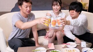 友人の彼女が、友人が寝た瞬間に即座に誘惑する。