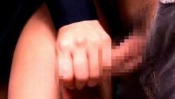 満員バスで痴漢に襲われ、美脚女子校生が我慢できずに足ピーンイキで絶頂に達す