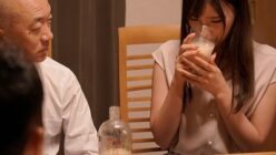 上司の精液を朝から晩まで飲まされた美人妻