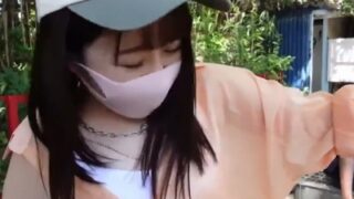 釣り堀デート後、可愛い素人の口でもパクパク食べる